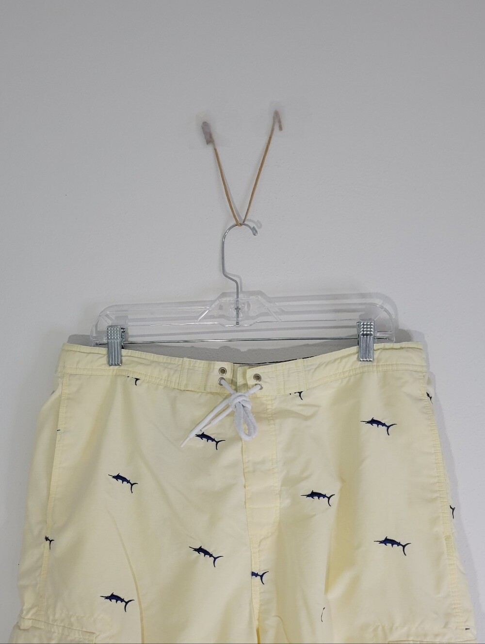CREMIEUX Men's Size L/G Yellow Embroidered Shark Cargo Swim Shorts. - Picture 3 of 9